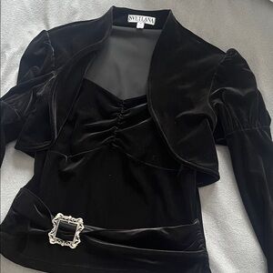 Vintage party top in velvet with buckle